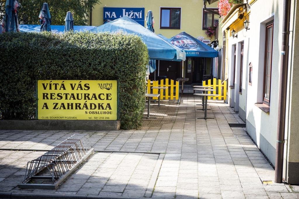 Hotel Na Jizni Přerov Εξωτερικό φωτογραφία